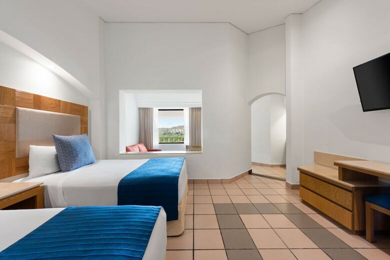 Hotel Crown Pacific Huatulco All Inclusive