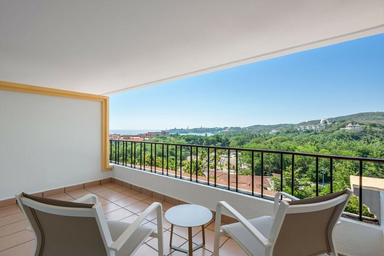 Hotel Crown Pacific Huatulco All Inclusive