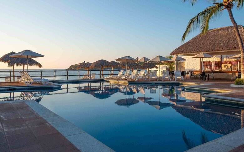 Hotel Crown Pacific Huatulco All Inclusive