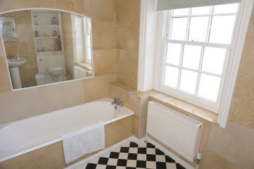 Apartamentos Beachfront With A Parking Space - Direct Accessibility To Kingsgate Bay
