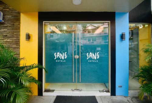 Sans Hotel At Rana Cebu - Vaccinated Staff