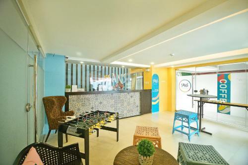 Sans Hotel At Rana Cebu - Vaccinated Staff