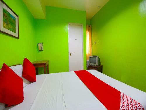 Hotel Vaccinated Staff - Oyo 677 Roseate Pensione