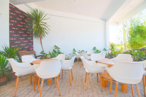 Hotel Oyo 778 Fat J Apartelle
