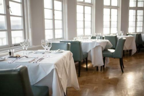 The Portmeirion Hotel & Castell Deudraeth