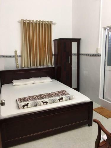 Hotel Nh� Ngh? Ho�ng Hu�n