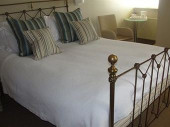 Roslin Beach Hotel