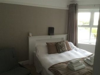 Hostal Pebbles Guest House