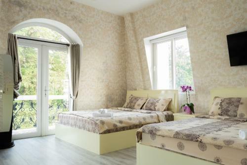 ?� L?t 33 Villa