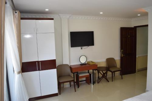 Hotel Kh�ch S?n D?ng Th?o