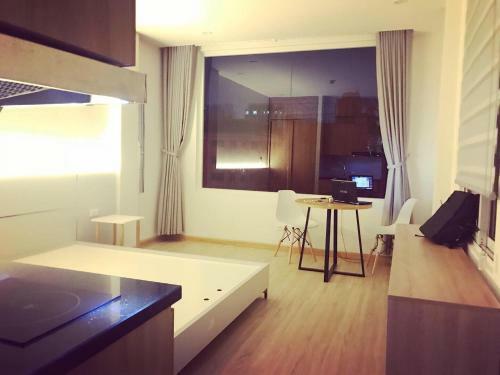 Lyn House - Service Apartment Hoang Quoc Viet