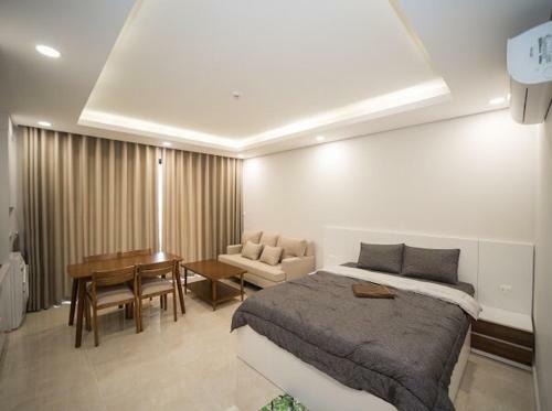Bom Homes- Vinhomes D'capital- Service Apartment