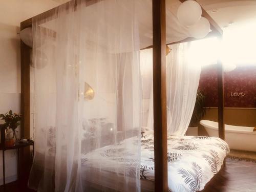 Hotel Aura Home 7