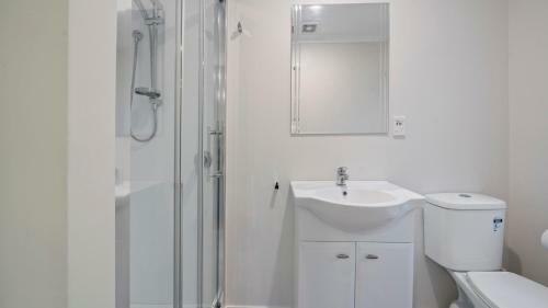 Kapiti Views - Waikanae Beach Holiday Home