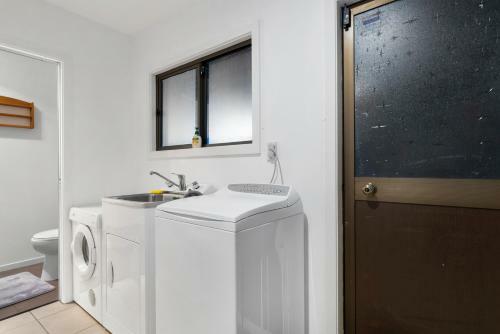 Rapid River Retreat - Turangi Holiday Home