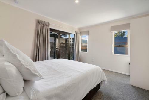 Rapid River Retreat - Turangi Holiday Home
