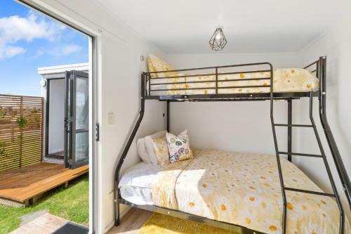 Leafy Serenity - Waihi Beach Holiday Home