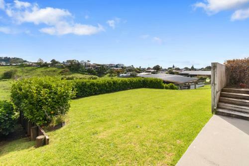 Leafy Serenity - Waihi Beach Holiday Home