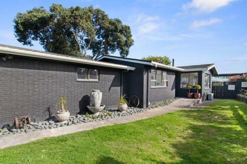 Fun Time On Dillon - Waihi Beach Holiday Home