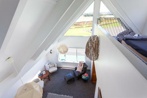Sunset Sands - Light And Lofty, Seascape Views, Great For Families!