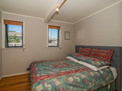 Beach Life Bach - Whangamata Holiday Home