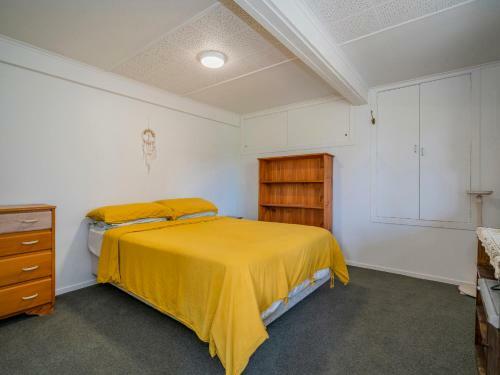 Bach On Pipi - Whangamata Holiday Home