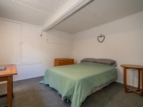 Bach On Pipi - Whangamata Holiday Home