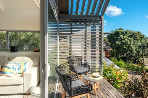 Oneroa Beachfront Apartment