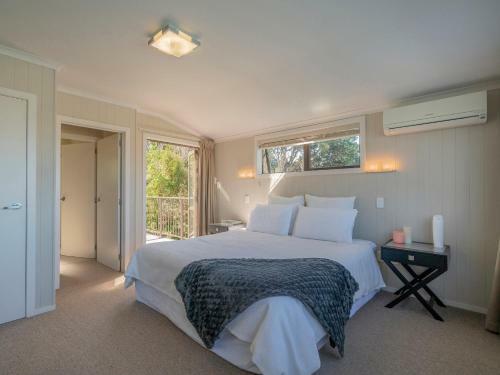 Paradise By The Beach - Simpson's Beach Holiday Home