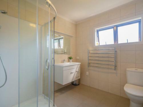 Paradise By The Beach - Simpson's Beach Holiday Home