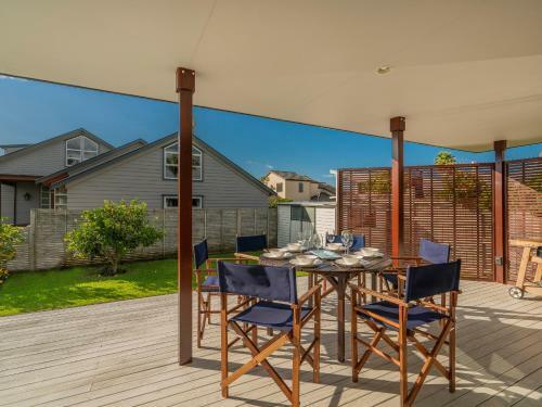 Sunlight Bach - Whitianga Holiday Home