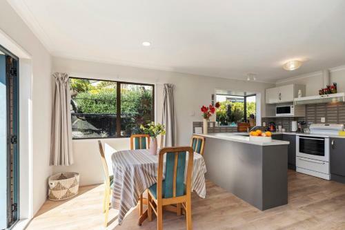 Valley Vacay - Mt Maunganui Holiday Home