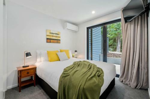 Bright, Modern, Plush - Brand New Townhouse