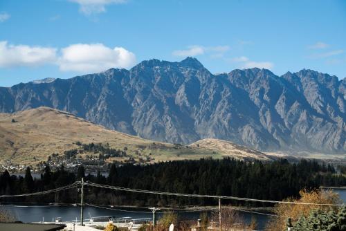 Lomond Retreat - Near Cbd Executive Apartment