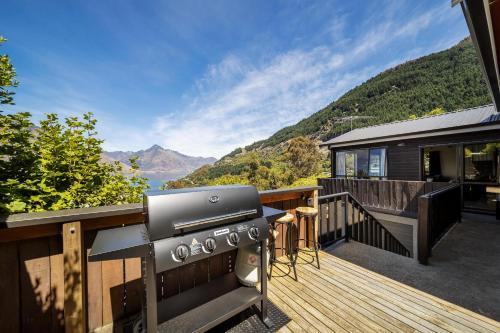 The Alpine - Close To Central Queenstown ** New **