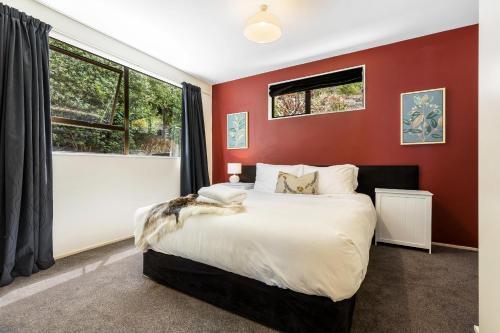 The Alpine - Close To Central Queenstown ** New **