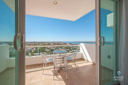 3rd Flr Condo With Spectacular Ocean View & Pool Onsite