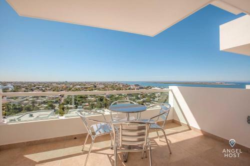 3rd Flr Condo With Spectacular Ocean View & Pool Onsite