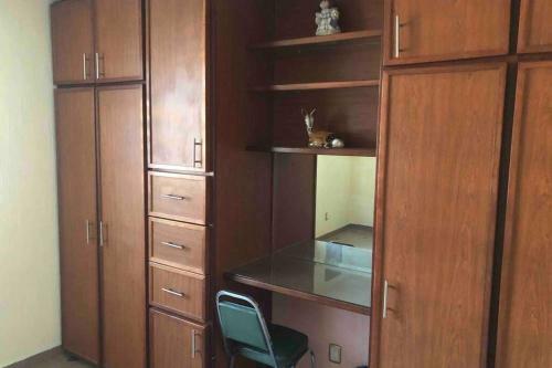 Espaciosa Casa S�per Bien Ubicada En Guadalajara