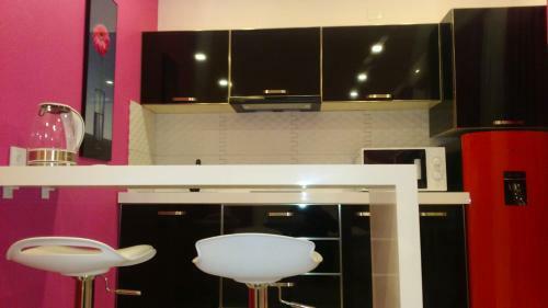 Pink Apartment Near Airport