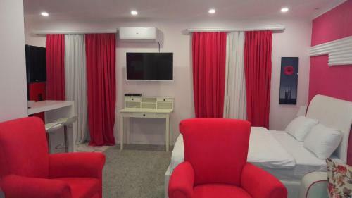 Pink Apartment Near Airport
