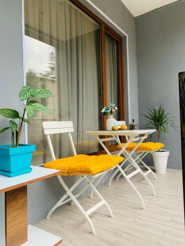 Tekatuka?s Sweet Apartment ?life ?happiness