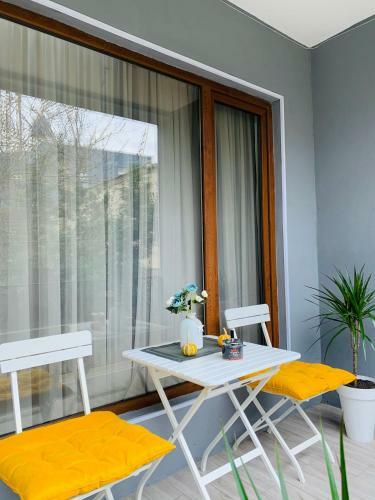 Tekatuka?s Sweet Apartment ?life ?happiness