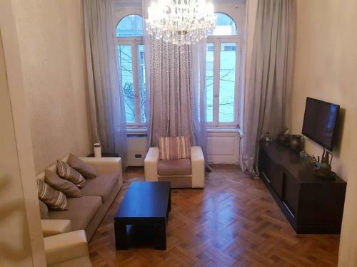 Nino's Apartment On Shalva Dadiani