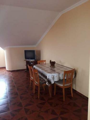 Hostal 103 Angisa Street Guest House