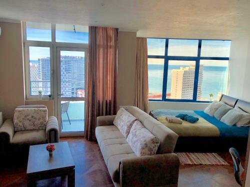 Cozy Bright Apartment With Amazing Sea View