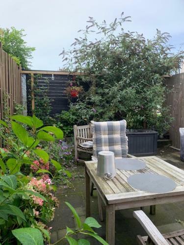 Hostal Gastenverblijf 't Einde Sfeer - Priv� Terras - Airco