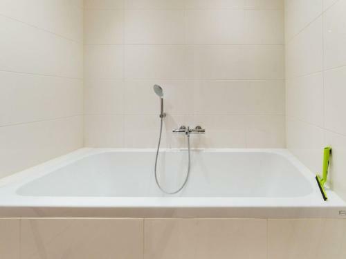 Pleasant Holiday Home In Epe With Hot Tub