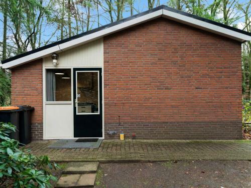 Comfortable Holiday Home In Epe With Hot Tub