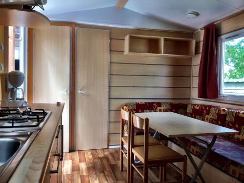 Comfy Chalet With Micro-wave, Near The Wadden Sea